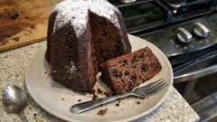 Pandoro dark al cioccolato: soffice, profumato e perfetto per le feste